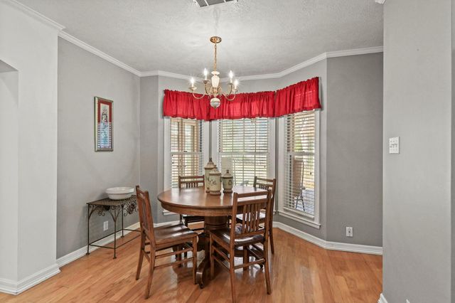 404 Pecan, Village Mills, TX 77663