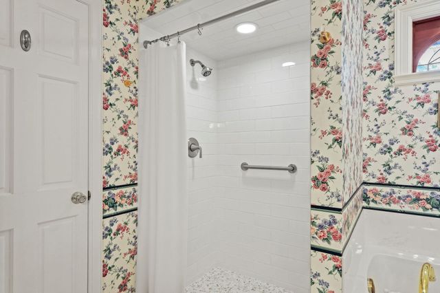 404 Pecan, Village Mills, TX 77663