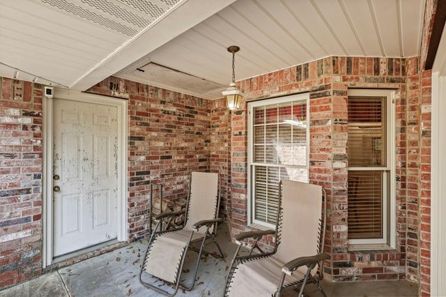 404 Pecan, Village Mills, TX 77663