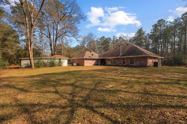 404 Pecan, Village Mills, TX 77663