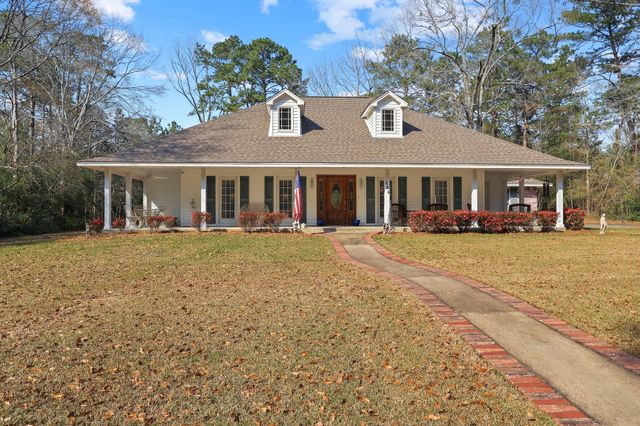 404 Pecan, Village Mills, TX 77663