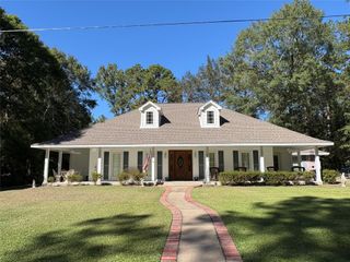 404 Pecan, Village Mills, TX 77663