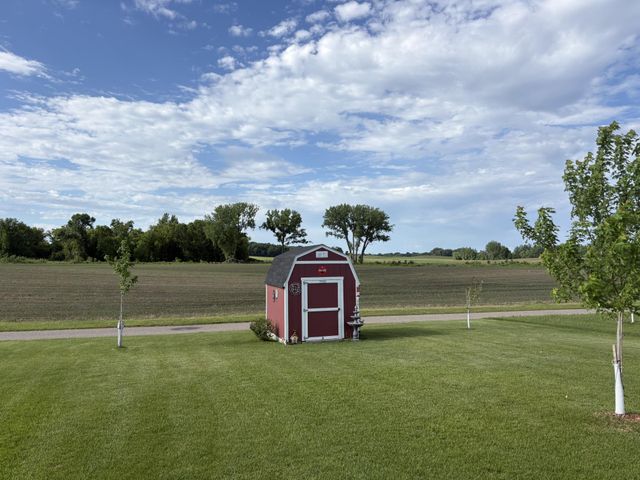 501 Valley Drive W, Annandale, MN 55302