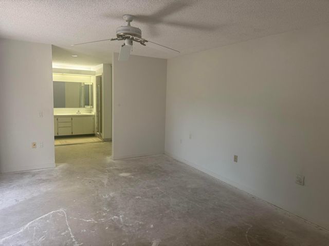 219 2nd Lane, Palm Beach Gardens, FL 33418