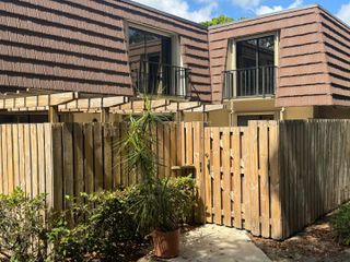 219 2nd Lane, Palm Beach Gardens, FL 33418