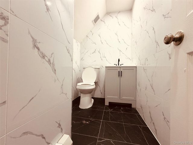 1627 Pilgrim Avenue, Bronx, NY 10461