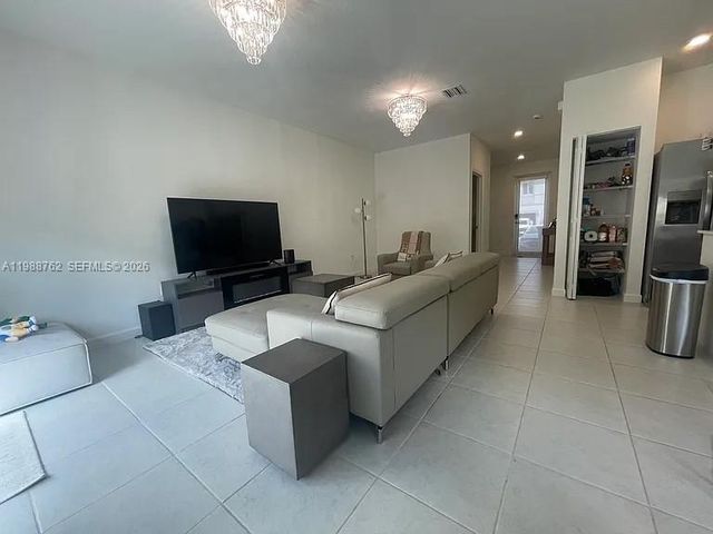 728 SE 14th Ct, Homestead, FL 33034