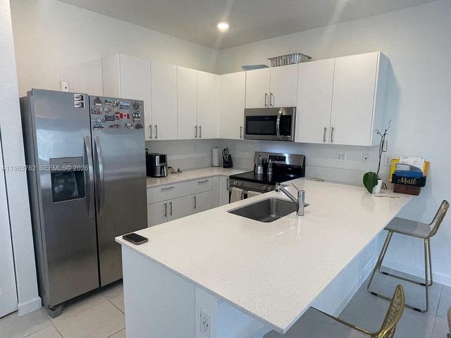 728 SE 14th Ct, Homestead, FL 33034