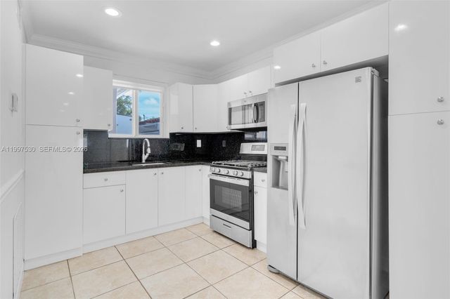 201 SW 51st Ct 2, Miami, FL 33134