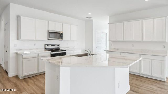 1530 E GLAZIER Drive E, Casa Grande, AZ 85122