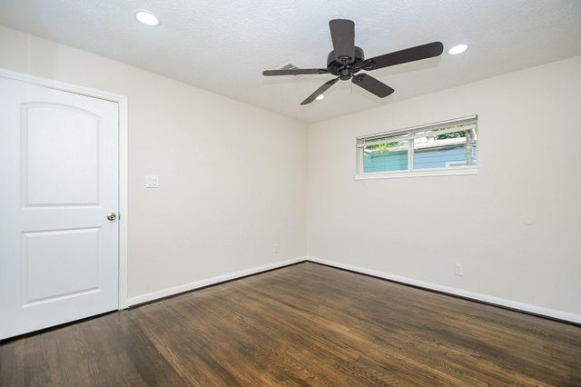 7419 Jalna Street, Houston, TX 77055