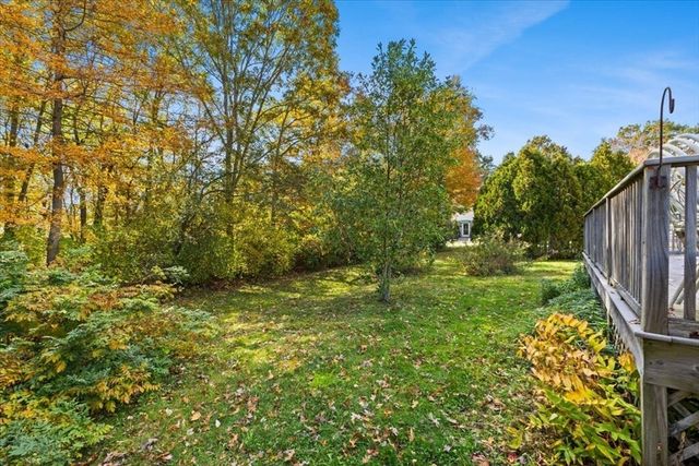 84 Lark Ln, Tiverton, RI 02878