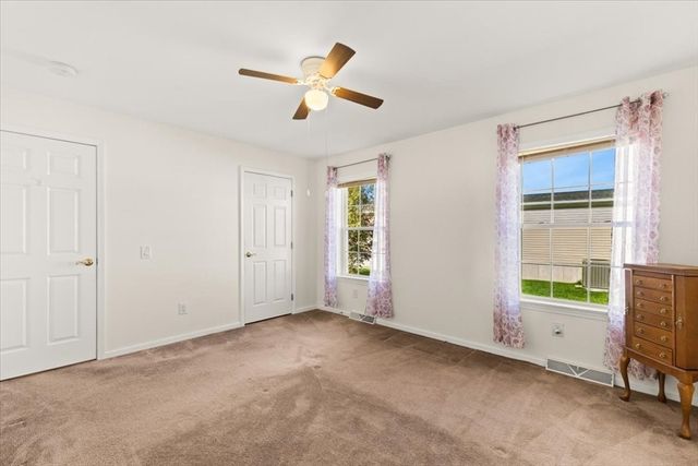 84 Lark Ln, Tiverton, RI 02878