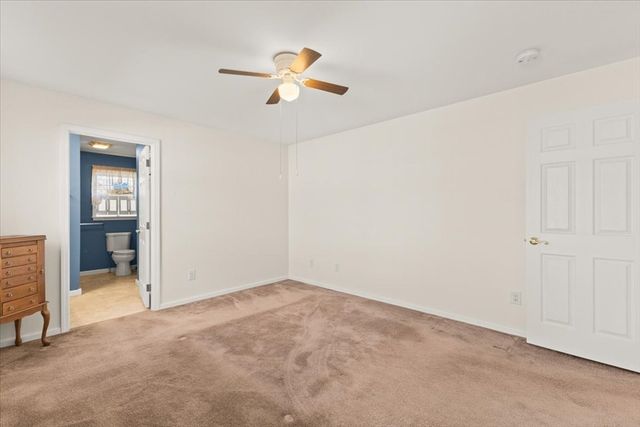 84 Lark Ln, Tiverton, RI 02878