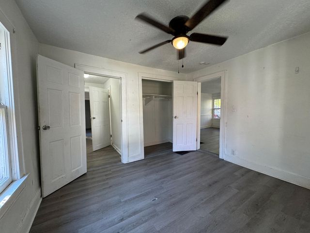 1700 E Cairo Street, Springfield, MO 65802