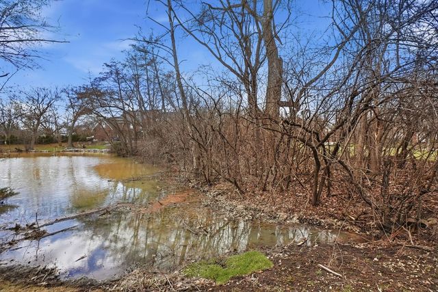 9045 Turnberry Drive, Burr Ridge, IL 60527