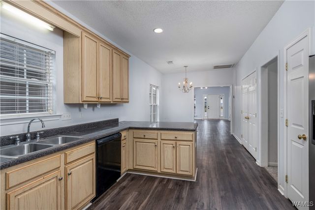 2303 Starlight, Tuscaloosa, AL 35405