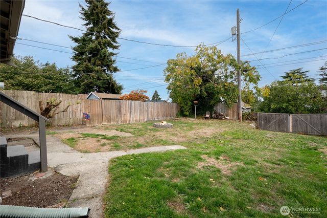 5237 S Thompson Avenue, Tacoma, WA 98408