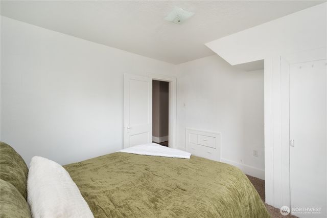 5237 S Thompson Avenue, Tacoma, WA 98408