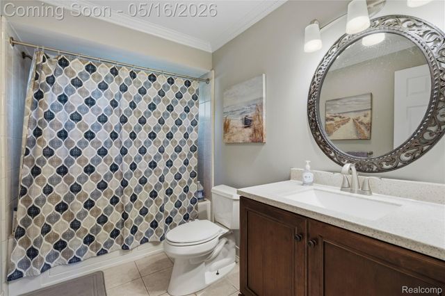 21420 Salisbury Avenue, Grosse Ile Township, MI 48138
