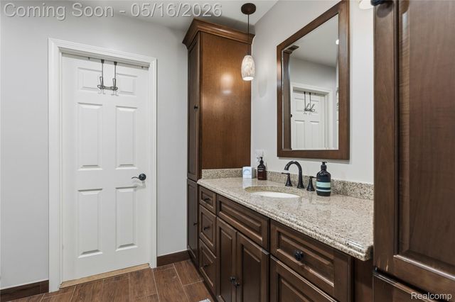 21420 Salisbury Avenue, Grosse Ile Township, MI 48138