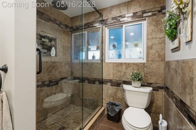 21420 Salisbury Avenue, Grosse Ile Township, MI 48138