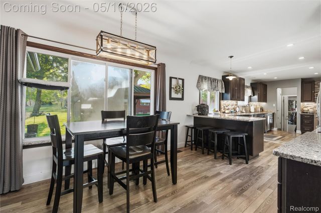 21420 Salisbury Avenue, Grosse Ile Township, MI 48138
