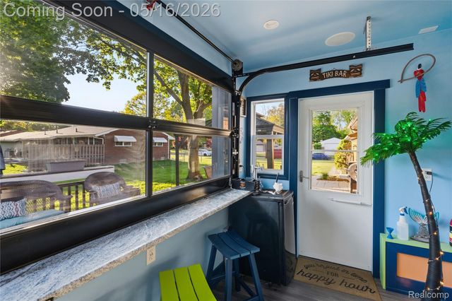 21420 Salisbury Avenue, Grosse Ile Township, MI 48138