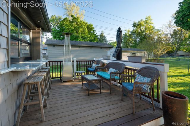 21420 Salisbury Avenue, Grosse Ile Township, MI 48138