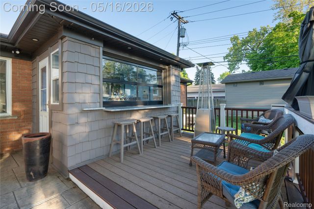 21420 Salisbury Avenue, Grosse Ile Township, MI 48138