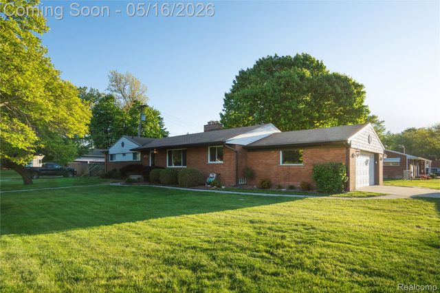 21420 Salisbury Avenue, Grosse Ile Township, MI 48138