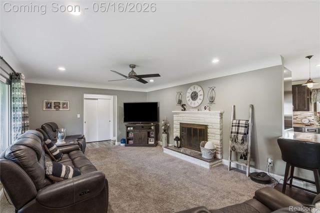 21420 Salisbury Avenue, Grosse Ile Township, MI 48138