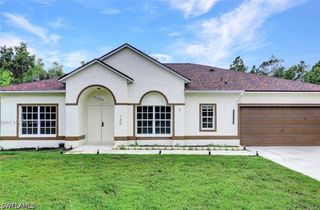 130 16th AVE NE, Naples, FL 34120