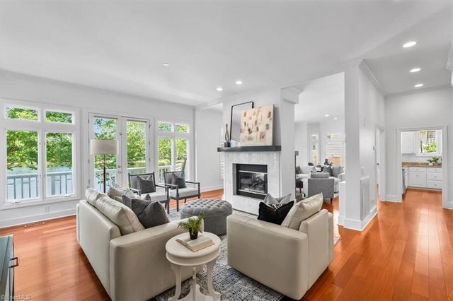 81002 Alexander, Chapel Hill, NC 27517