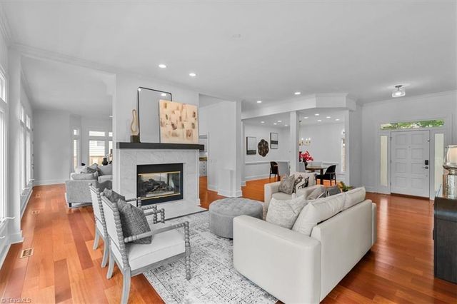 81002 Alexander, Chapel Hill, NC 27517