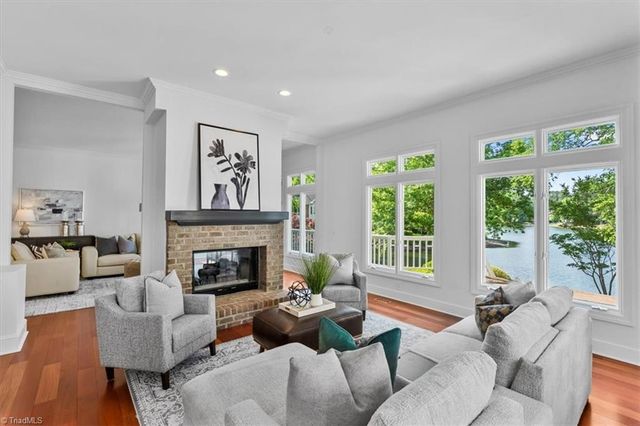 81002 Alexander, Chapel Hill, NC 27517