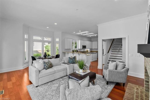 81002 Alexander, Chapel Hill, NC 27517