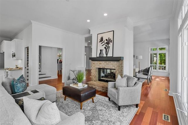 81002 Alexander, Chapel Hill, NC 27517