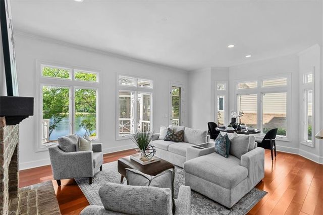 81002 Alexander, Chapel Hill, NC 27517