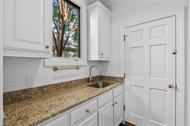 81002 Alexander, Chapel Hill, NC 27517