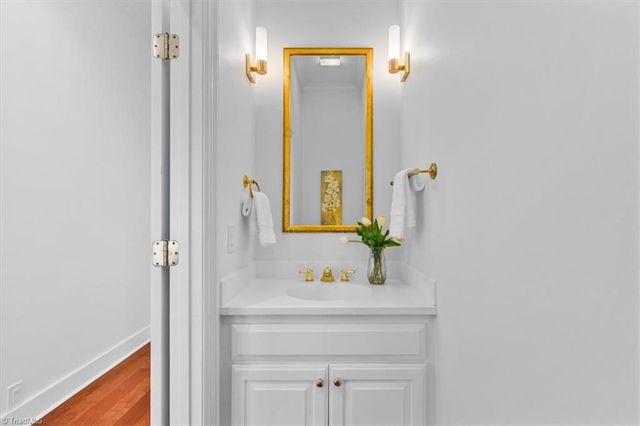 81002 Alexander, Chapel Hill, NC 27517