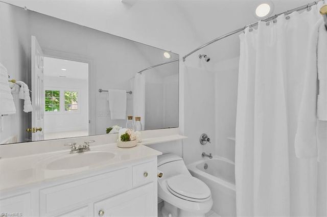 81002 Alexander, Chapel Hill, NC 27517