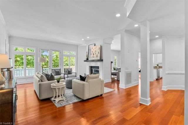 81002 Alexander, Chapel Hill, NC 27517