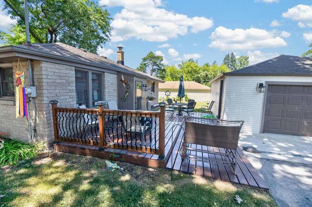 10380 S Chicago ROAD, Oak Creek, WI 53154