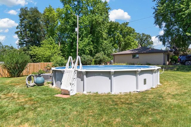 10380 S Chicago ROAD, Oak Creek, WI 53154