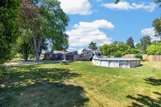 10380 S Chicago ROAD, Oak Creek, WI 53154