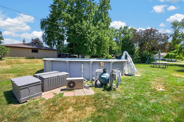 10380 S Chicago ROAD, Oak Creek, WI 53154