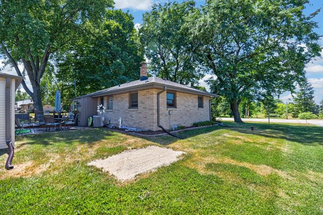 10380 S Chicago ROAD, Oak Creek, WI 53154