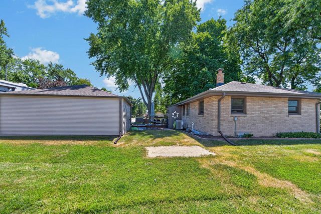 10380 S Chicago ROAD, Oak Creek, WI 53154