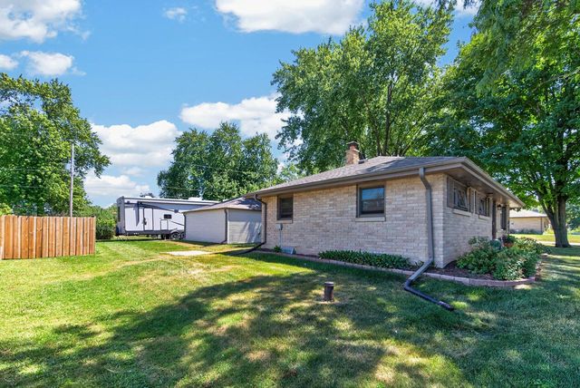 10380 S Chicago ROAD, Oak Creek, WI 53154
